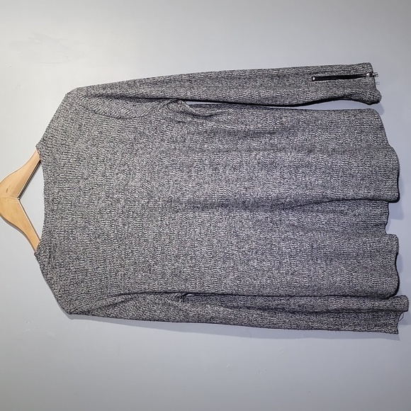 OLIVE & Oak Faux Wrap Gray Sweater - Picture 7 of 7